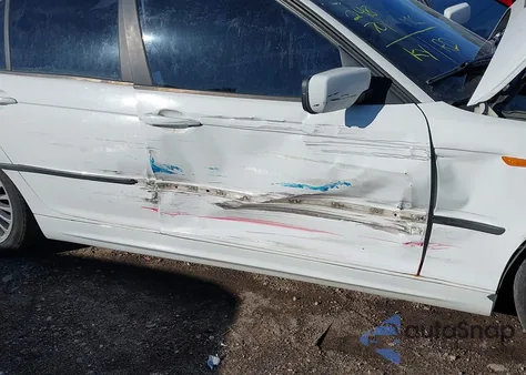 2003 BMW 325Xi from USA, damaged, VIN WBAEU33463PM53817